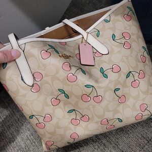 EXCELLENT CONDITION COACH PURSE